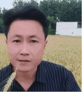 网友质疑网红“秀才”复出 曾被誉为“中老年妇女收割机”遭抖音封禁