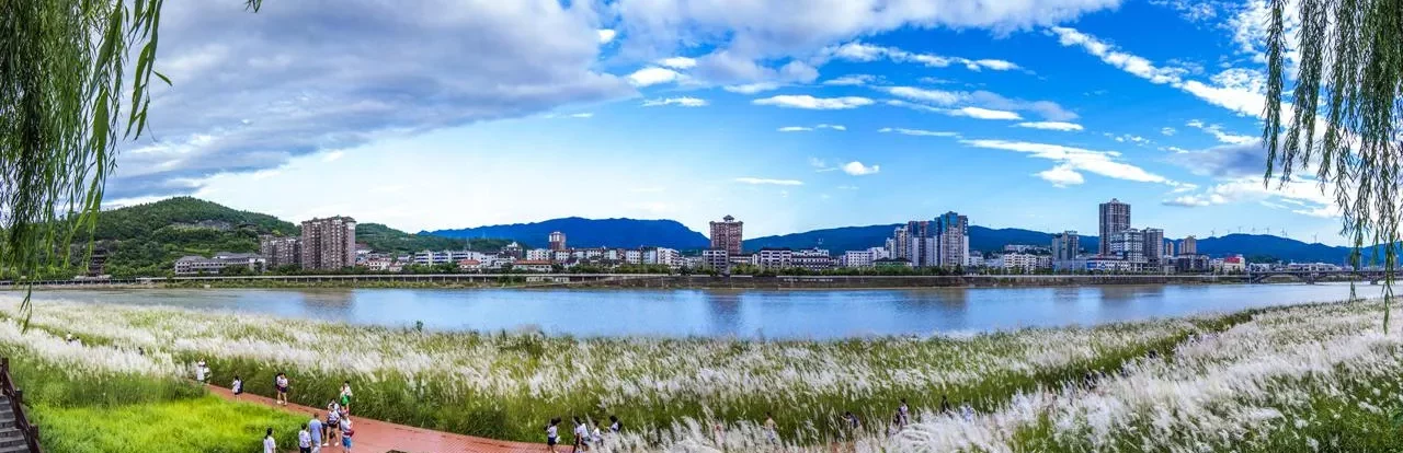 嘉陵江-专注于利州本地信息和服务为一体的网站利州江畔