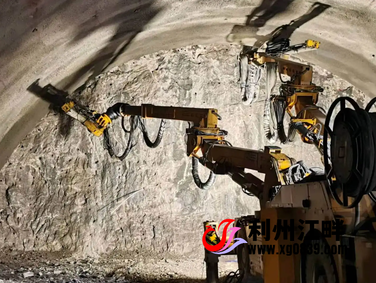 图片[2]-专注于利州本地信息和服务为一体的网站G5京昆高速汉广扩容工程首条特长瓦斯隧道左线顺利贯通